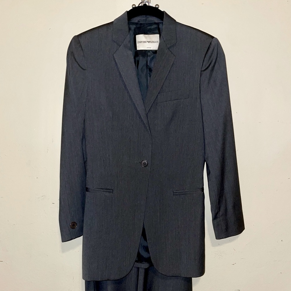 Armani 2 piece suit IT 36 xxs Grey lightweight poly/wool blend EUC